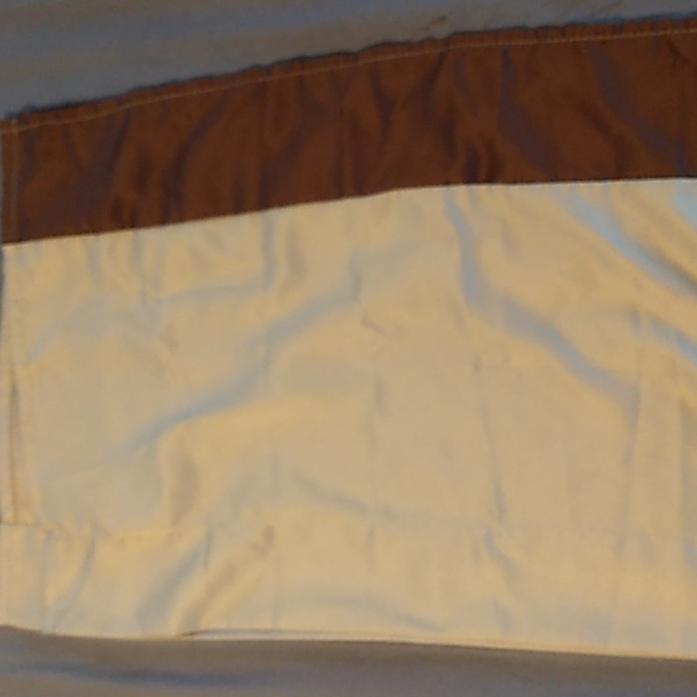 Very Nice Vintage Curtain Valance Top (100% Polyester Material)